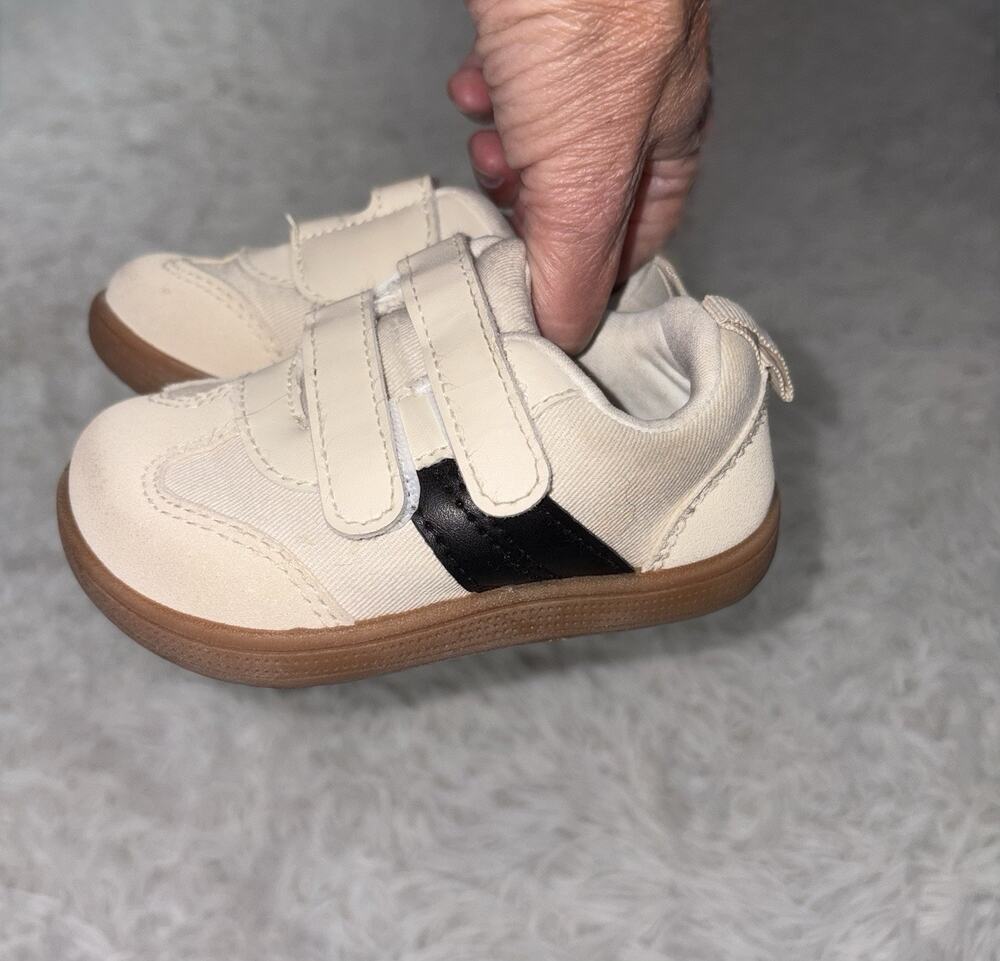 STQ Kids Toddler 5 Cream Barefoot Sneaker. Adorable, Comf.